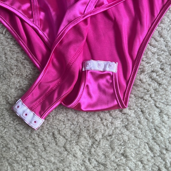 Barbie Pink Bodysuit - L - Picture 3 of 4